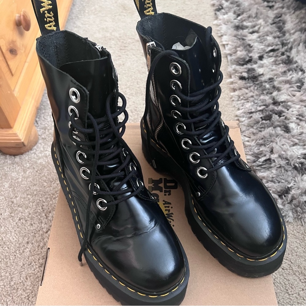 Dr. Martens Jadon Max